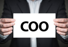 COO là chức danh gì? Sự khác nhau giữa COO, CEO, CFO, CPO, CCO, CHRO, CMO coo-la-chuc-danh-gi