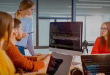 Dev là gì? Tìm hiểu về công việc của nghề Dev Dev là gì?
